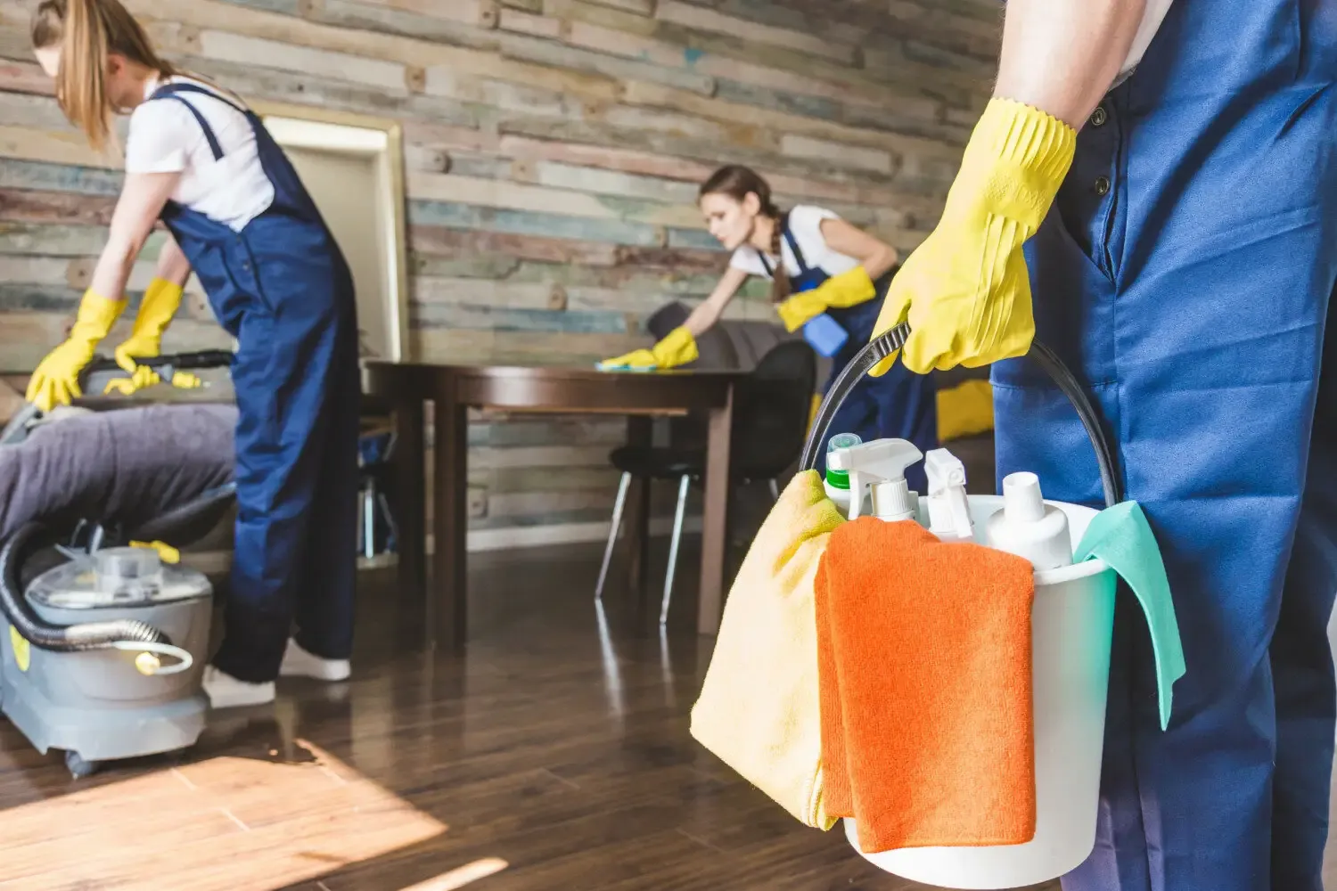 2024-11-The-Benefits-of-Hiring-Professional-Cleaning-Services