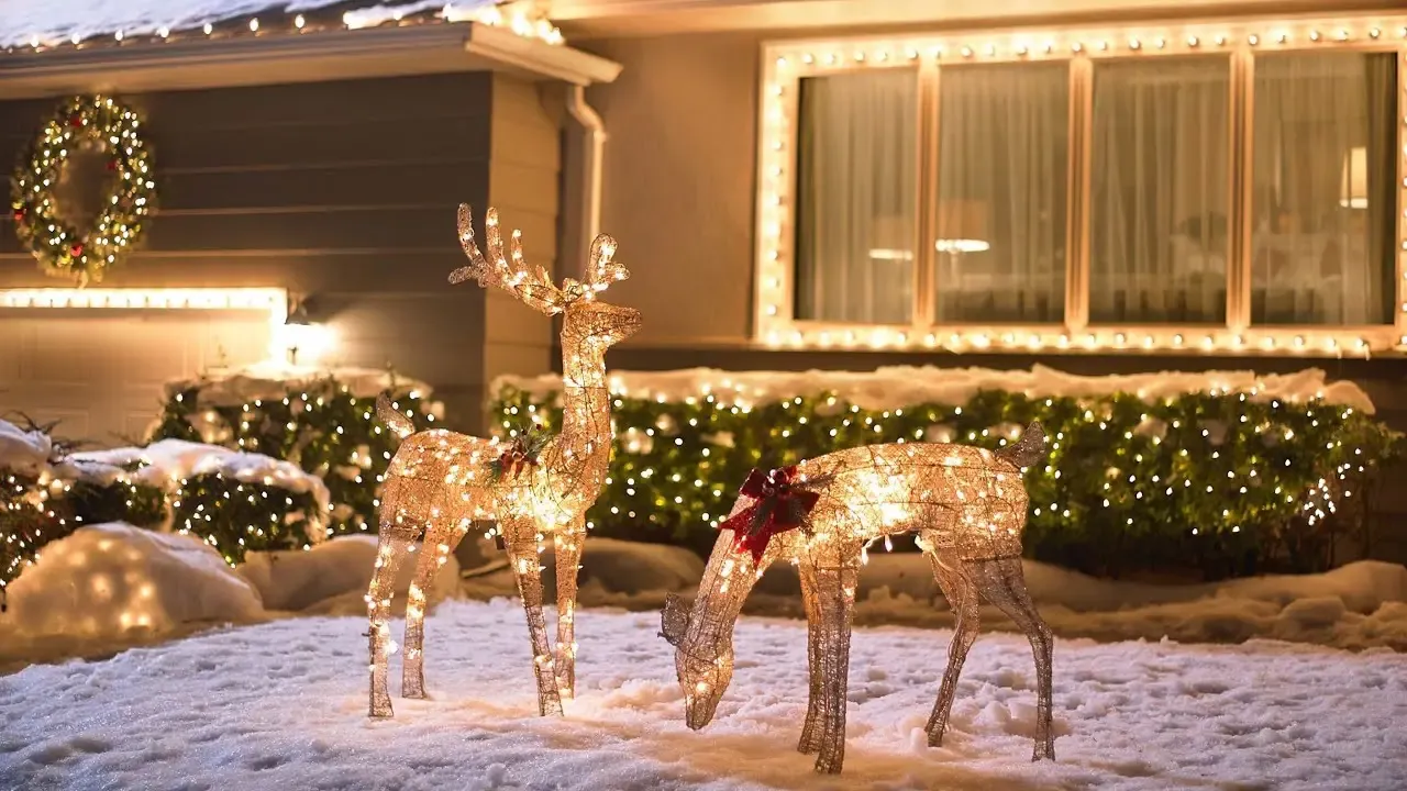 2024-12-From-Sparkles-to-Simple_-What-Your-Holiday-Decorations-Reveal
